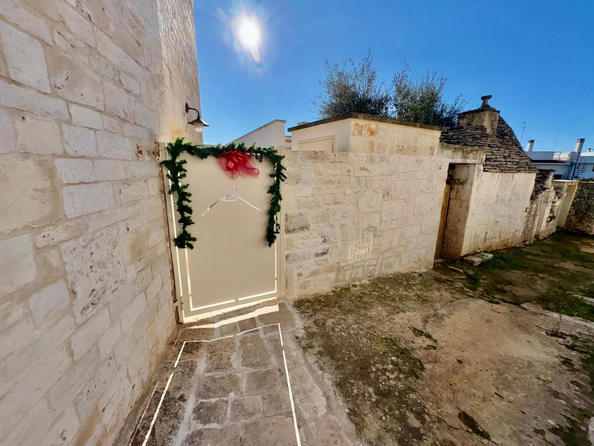 Trulli Lithos Suite Alberobello Bagian luar foto